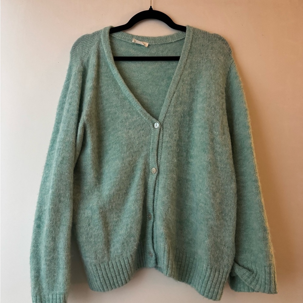 American Vintage Women's Light Blue Sweater